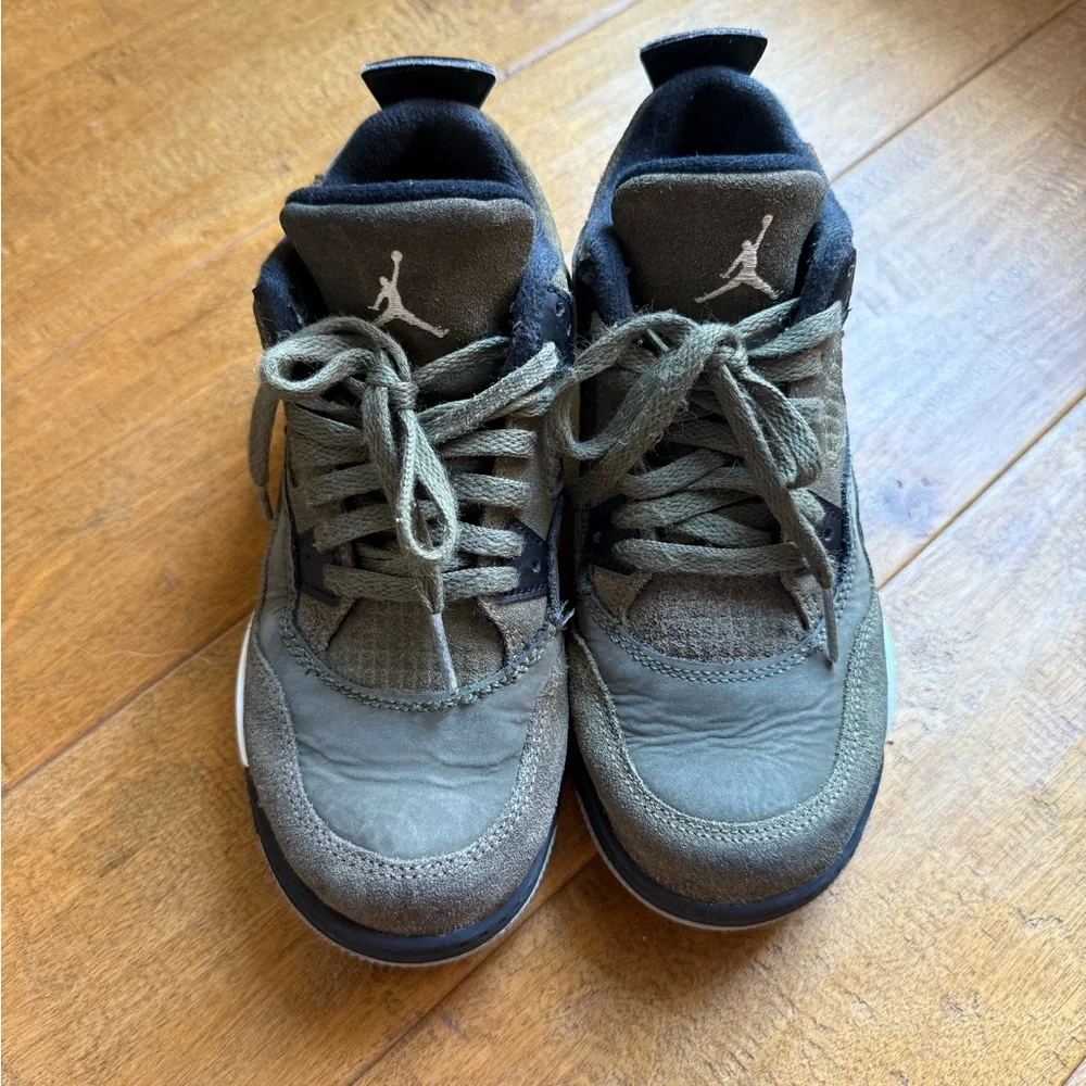 Jordan 4 Olive Green Kids Shoes - Picture 2 of 7